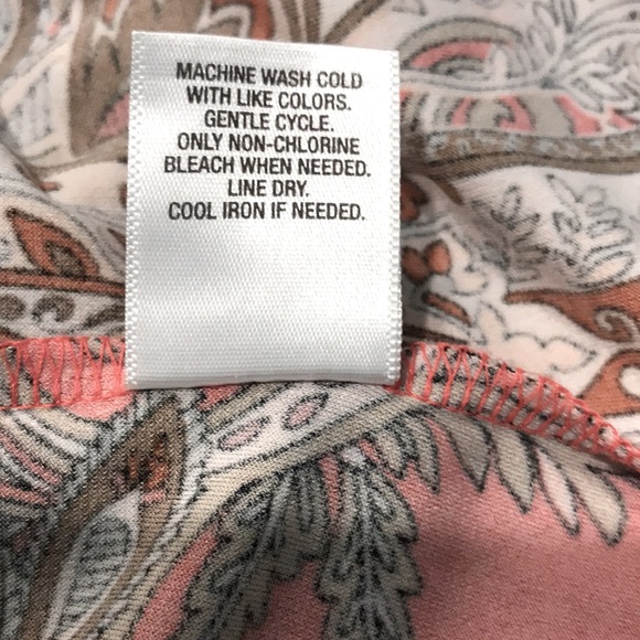 Roz & Ali Paisley Blouse Cap Sleeves Size Medium Coral Brown Cream Drape Front - Picture 13 of 13